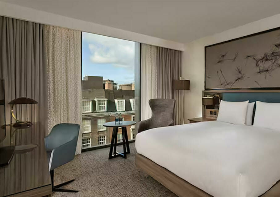 DoubleTree by Hilton Hull