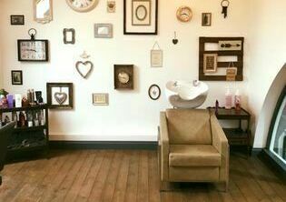 Vintage Rose Hair Room