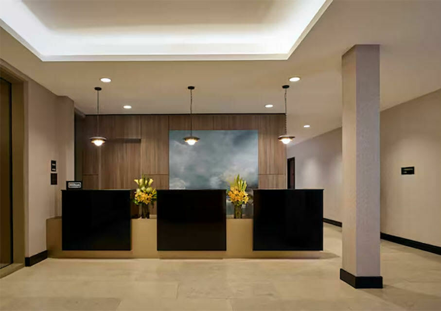 DoubleTree by Hilton Hull